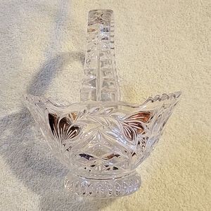 VINTAGE ANNE HUTTE LEAD CRYSTAL BASKET